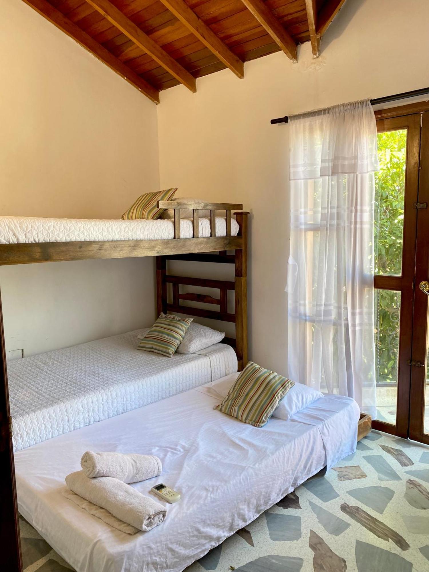 Casa 1, Conjunto Jardines De Roca, Rodadero Hotel Santa Marta (Magdalena)